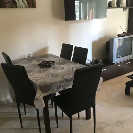 Ministay * Paralímni